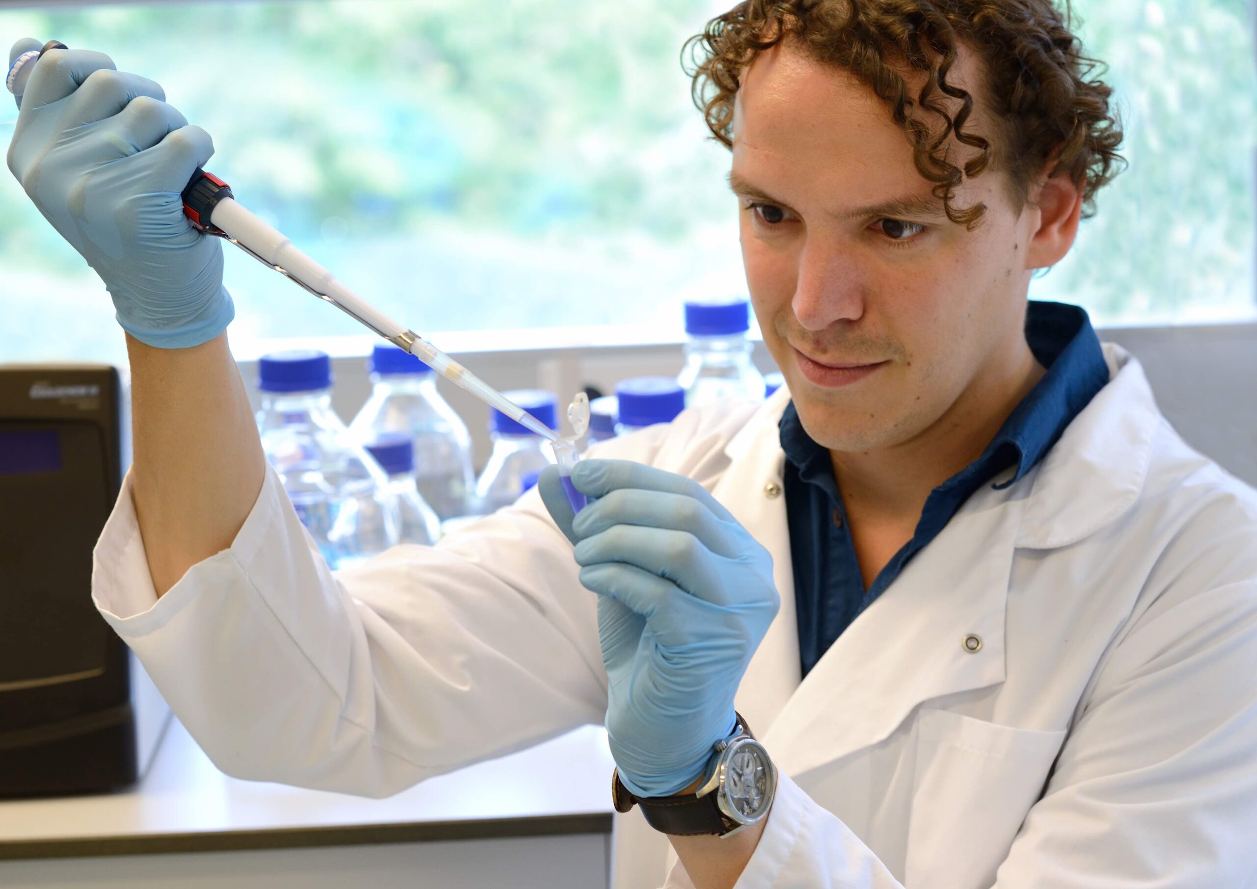 Wilbert Zwart in het lab